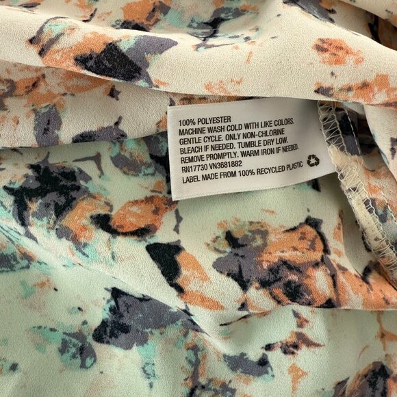 Liz Lange for Target Short Sleeve Maternity Top Size Medium - Picture 4 of 5